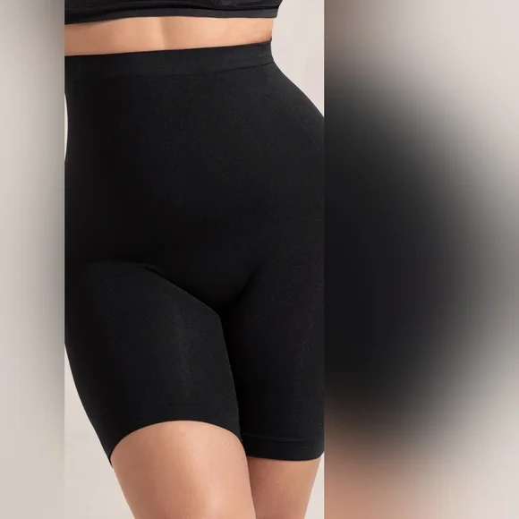 Empetua-High-Waisted Shaper Shorts - Picture 6 of 12